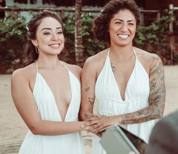 Atacante da Seleção Brasileira Cristiane revela casamento via Instagram