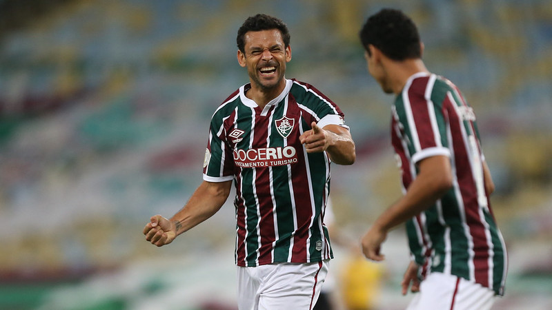 Com dois golaços, Fluminense vence o Vasco por 2 a 1 e entra no G-4