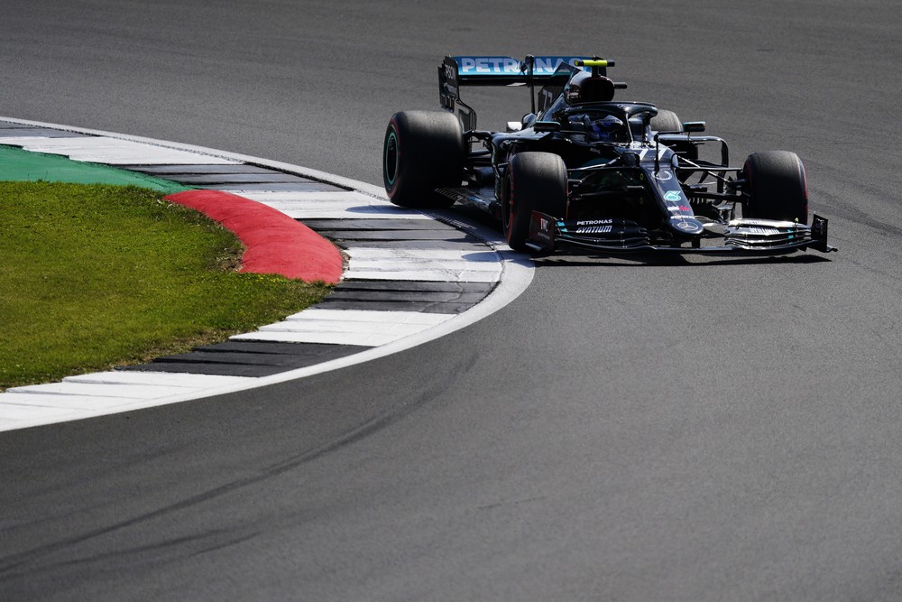 Última volta: Bottas toma a pole de Hamilton no GP da Inglaterra