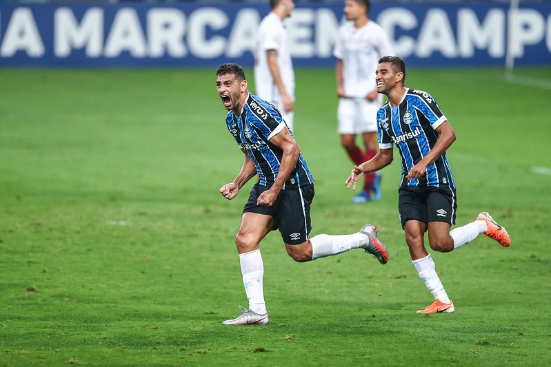 No duelo de tricolores na Arena do Grêmio, prevaleceu a lei do ex
