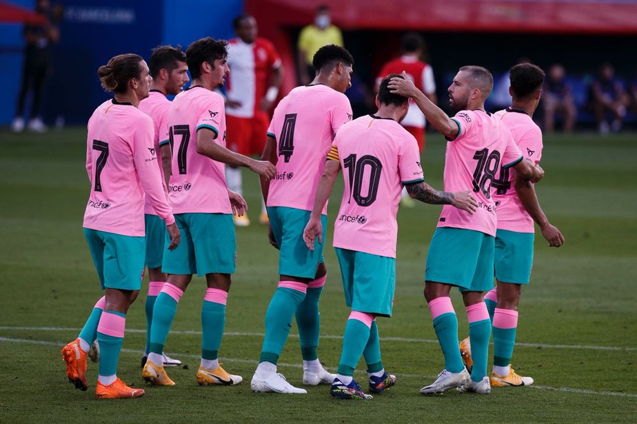 Messi marca duas vezes no amistoso do Barça contra Girona