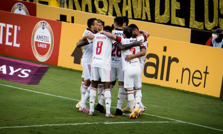 Flamengo vence Barcelona do Equador e se recupera na Libertadores