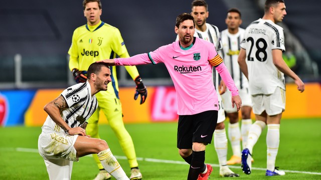 Barcelona vence a Juventus com gols de Dembélé e Messi