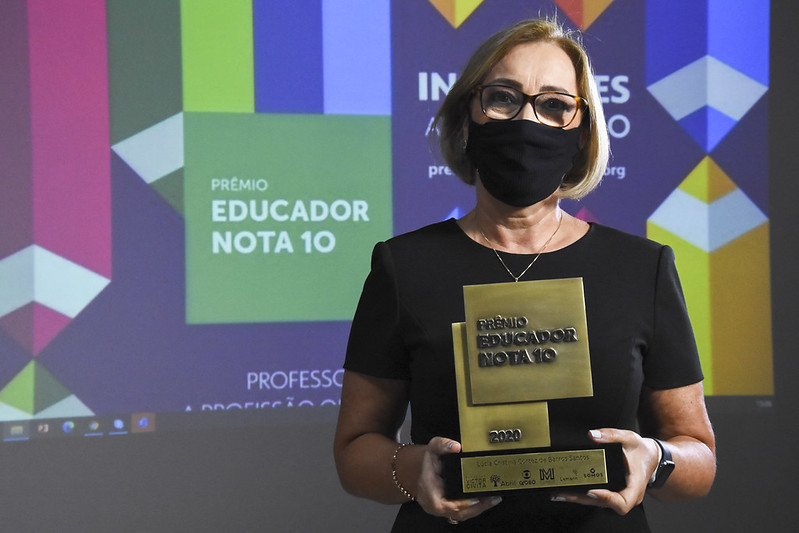 Professora de Manaus ganha prêmio “Educador Nota 10”