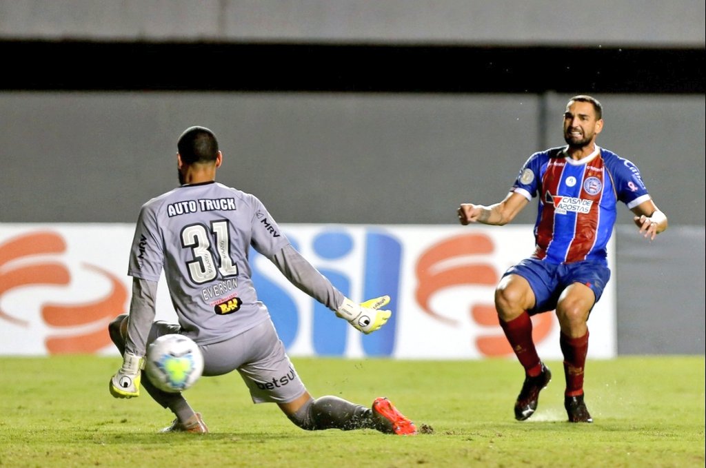 Atlético-MG perde para o Bahia por 3 a 1 de virada e despenca na tabela
