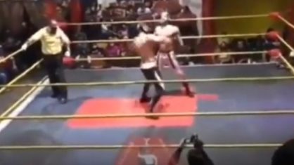 Lutador mexicano morre após levar golpes durante evento de luta livre