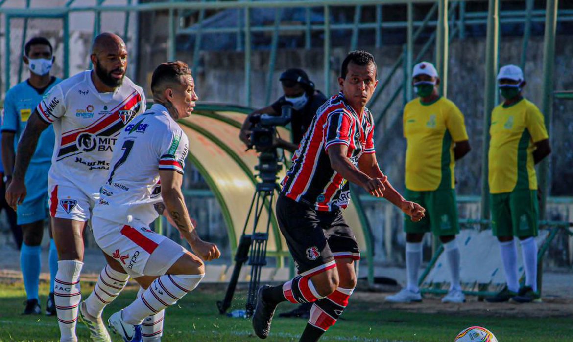 Santa Cruz encerra o primeiro turno na liderança do grupo do Manaus FC