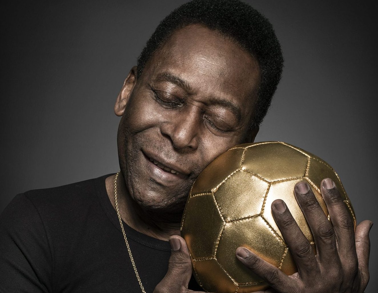 Refém do andador, Pelé pode se tratar com testosterona