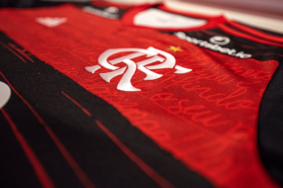 Flamengo reprova uniforme 1 da Adidas para a temporada 2022