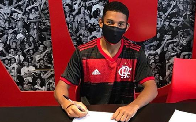 Flamengo reforça elenco com a contratação de atleta do São Paulo
