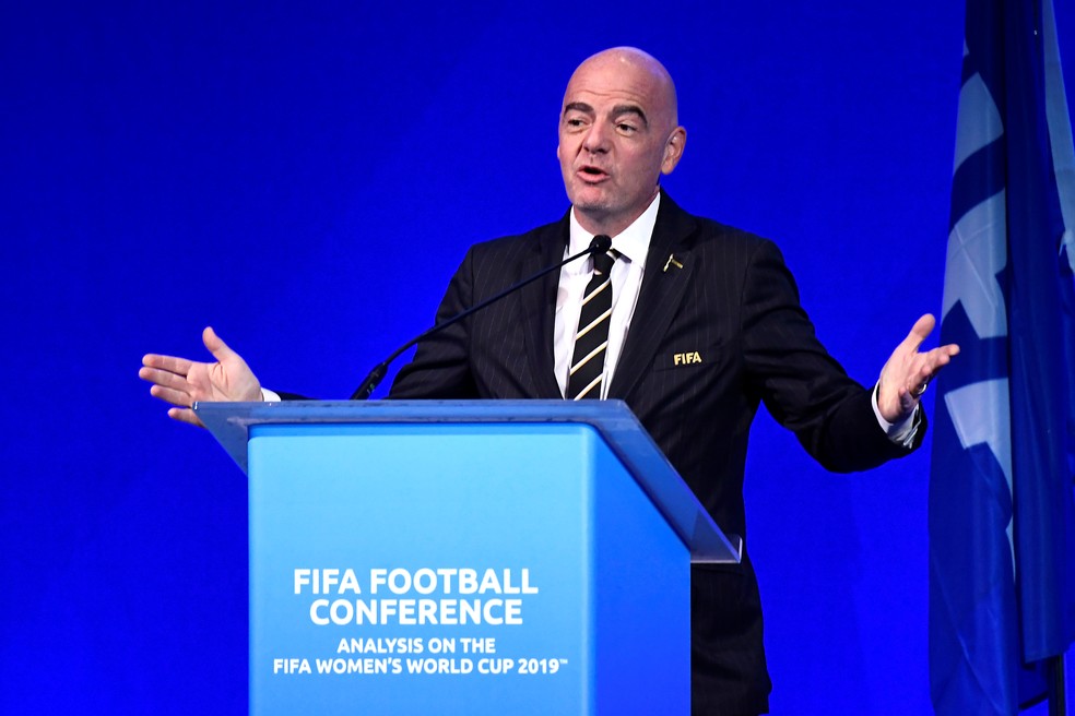 Presidente da Fifa admite “desconforto” com a sobreposição de partidas da seleção e de clubes de elite do Brasil