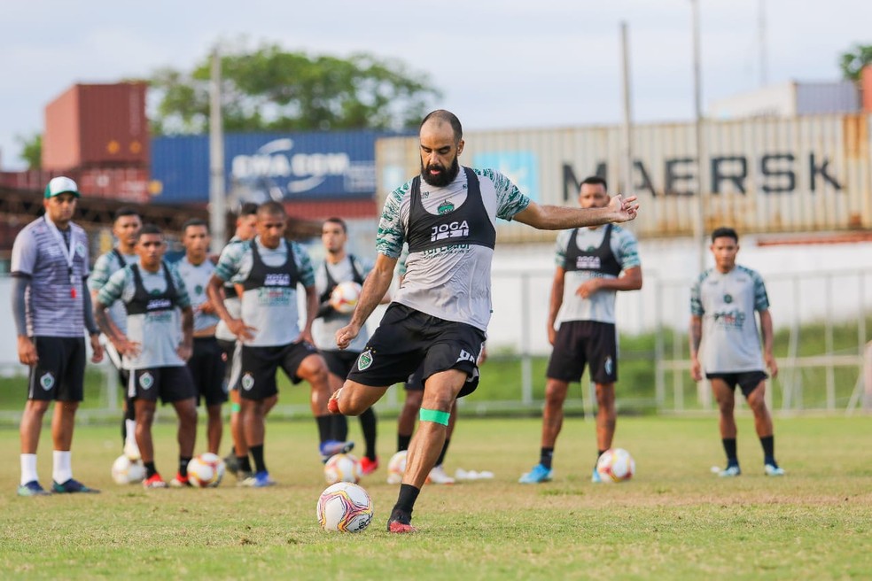 Daniel Costa e Jonathan não viajam ao Recife e desfalcam Manaus contra o Santa Cruz