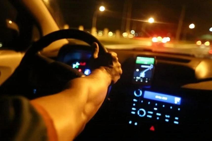 Motorista de App se irrita com bebida em carro, atropela e mata passageiro