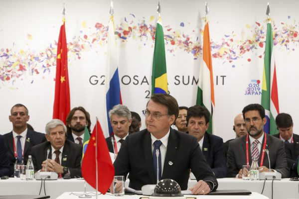 Bolsonaro “ameaça” divulgar lista de países que importam madeira ilegal