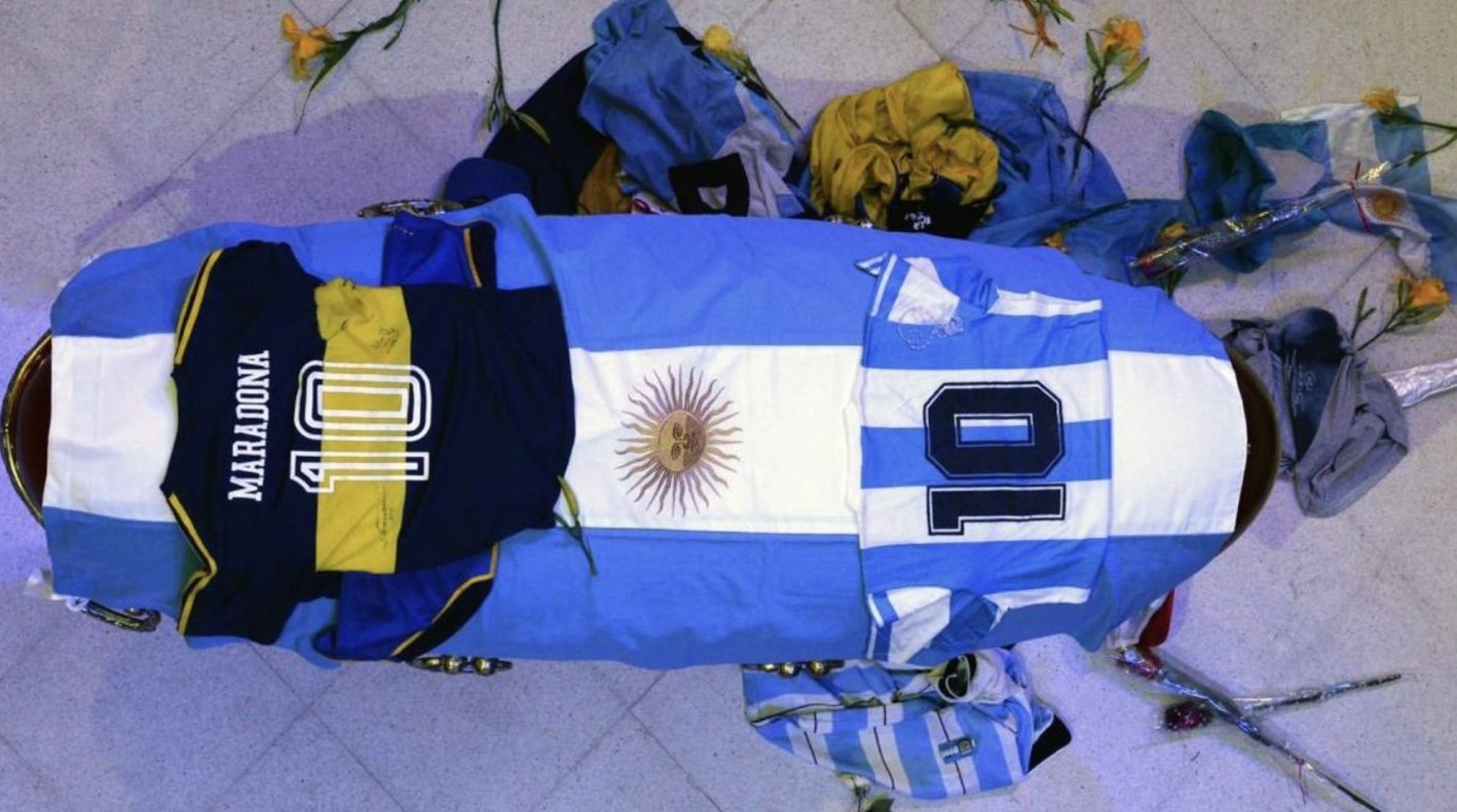 O adeus a Maradona paralisa a Argentina e emociona o mundo