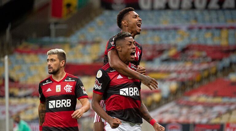 Flamengo defende o título contra o Racing no primeiro jogo do mata-mata