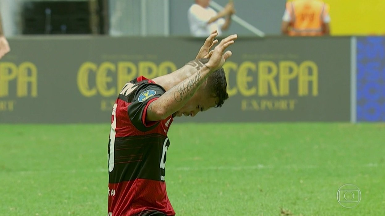 Flamengo enfrenta o Athletico-PR de olho na premiação de R$ 3,3 milhões