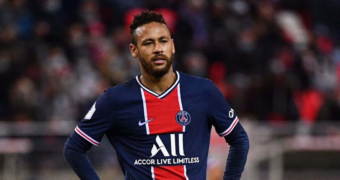 Neymar volta ao PSG para continuar recuperação após corte da seleção