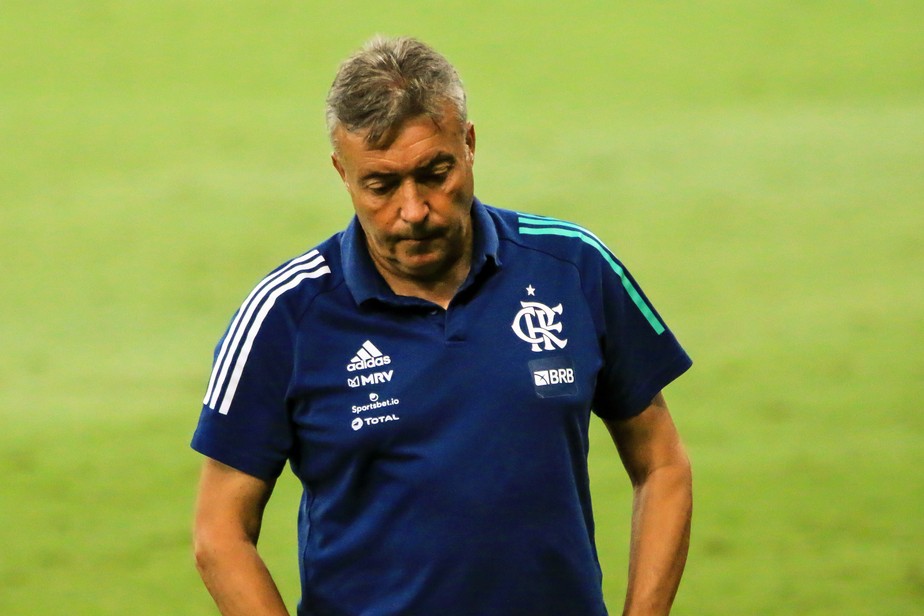 Após tomar de quatro novamente, Flamengo demite técnico