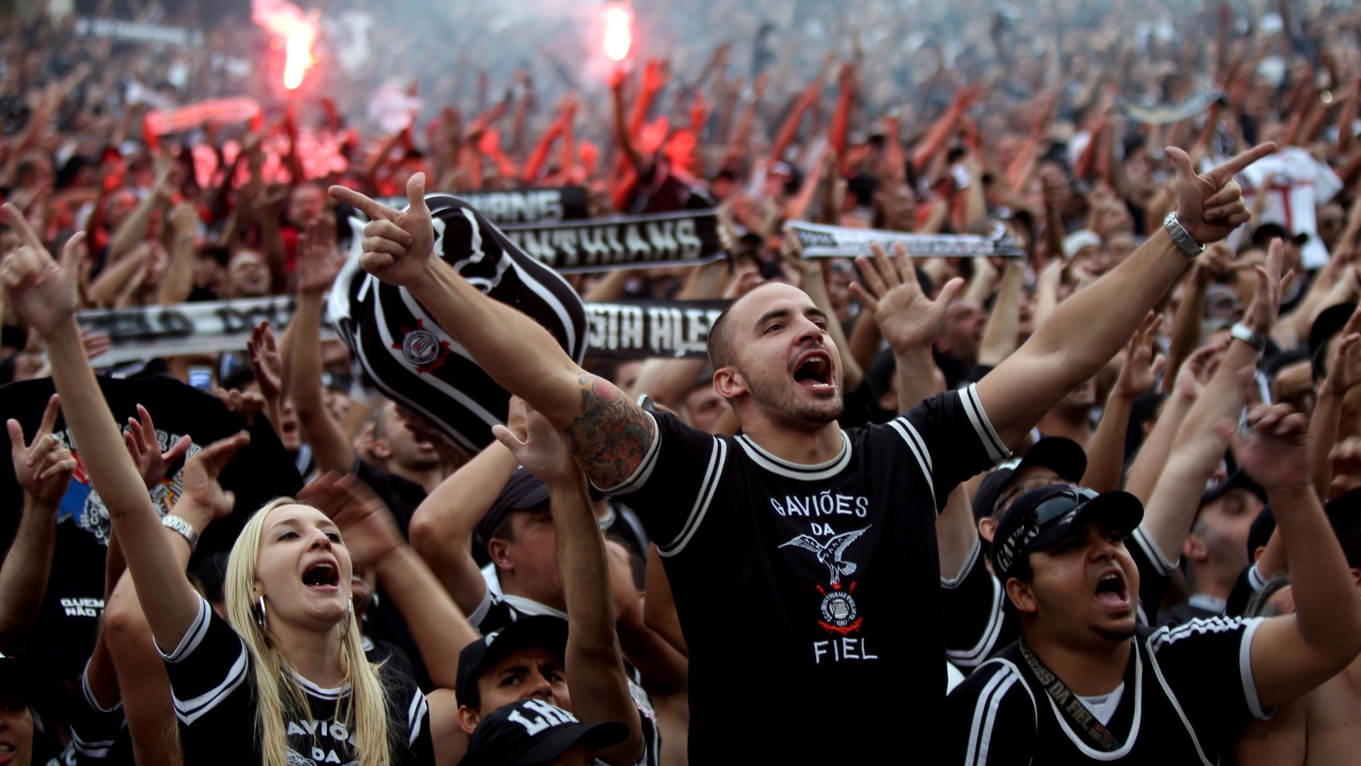 Corinthians patina em casa, mas engata sequência positiva fora