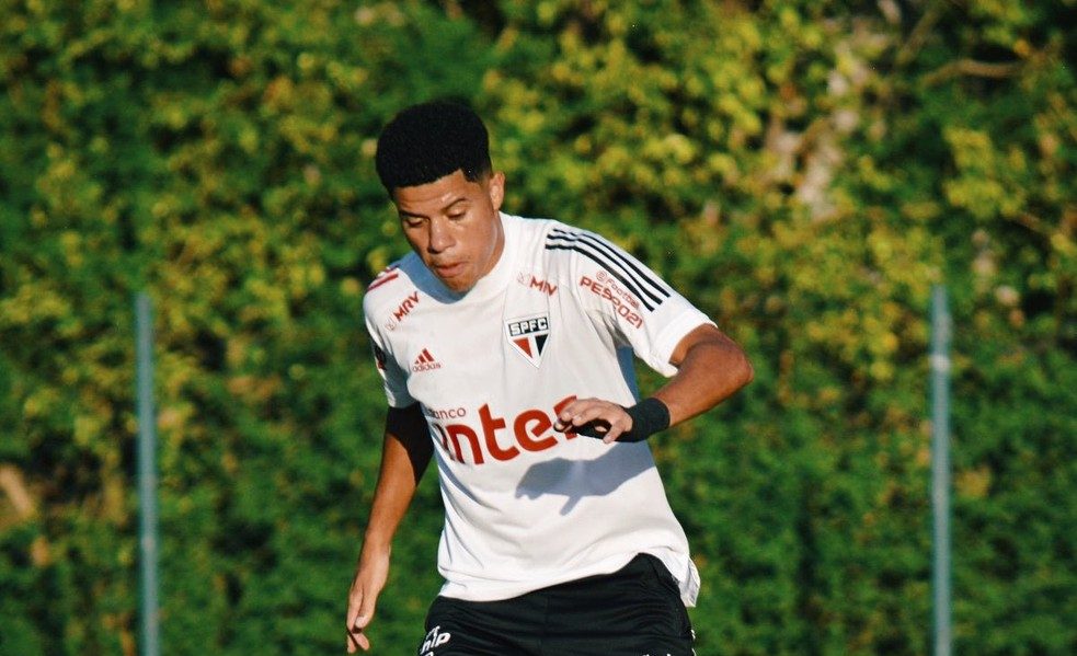 Gabriel Sara, do São Paulo, se recupera e enfrenta o Flamengo