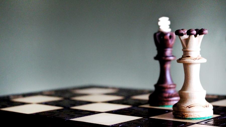 Homem é condenado por esfaquear amiga em jogo de xadrez