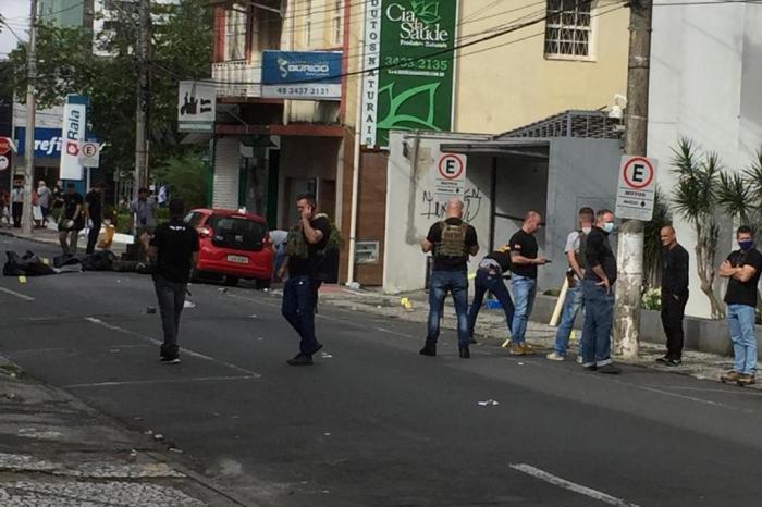 Vídeos mostram grupo criminoso atacando a cidade de Criciúma
