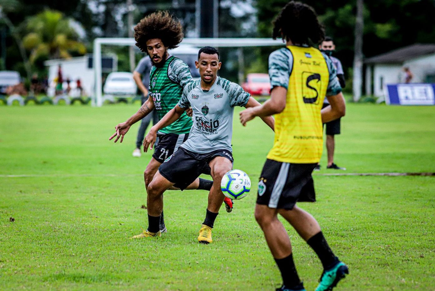 Campeonato estadual: Manaus vence São Raimundo por 2 a 1