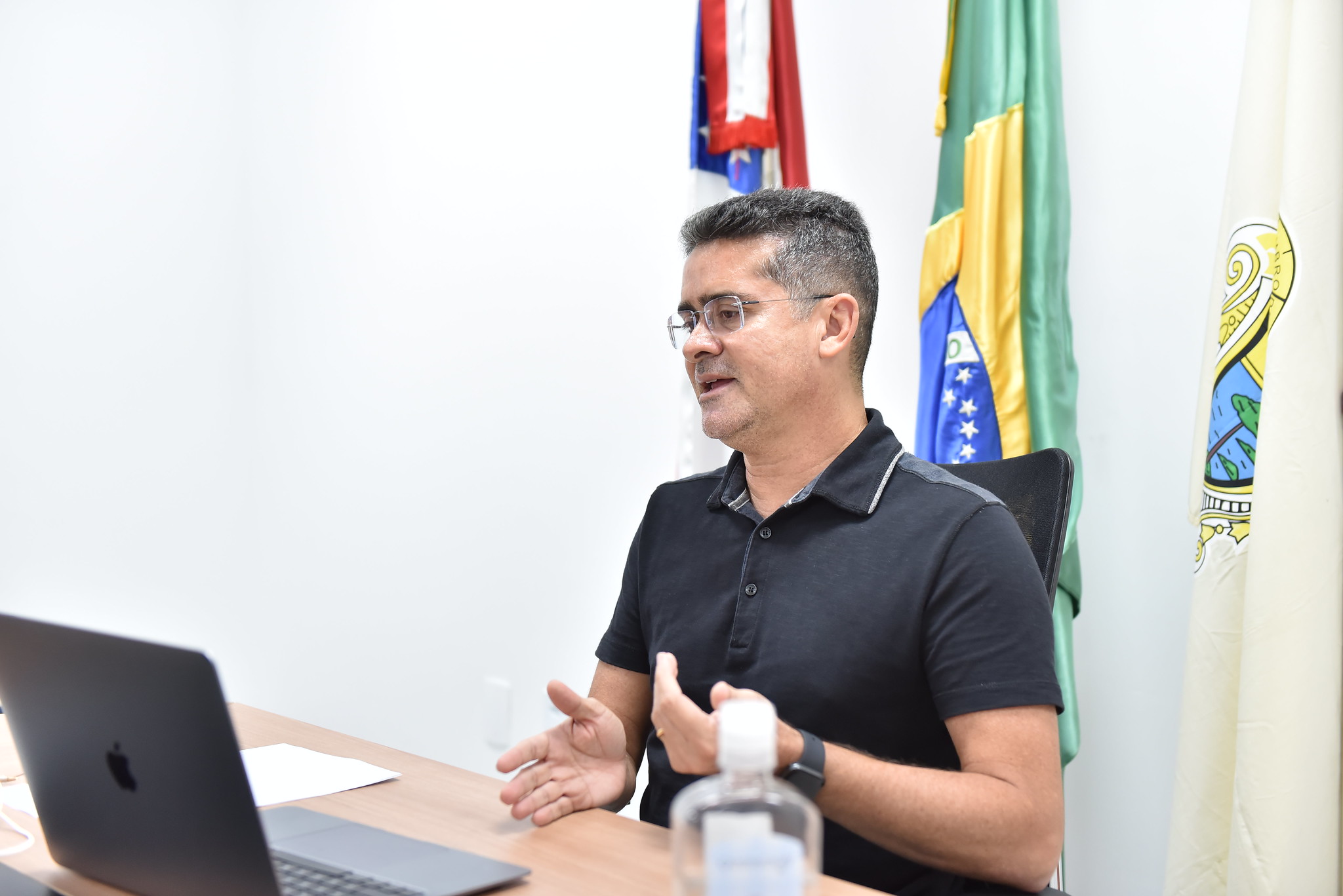 Prefeitura negocia trazer usina de oxigênio para abastecer Manaus