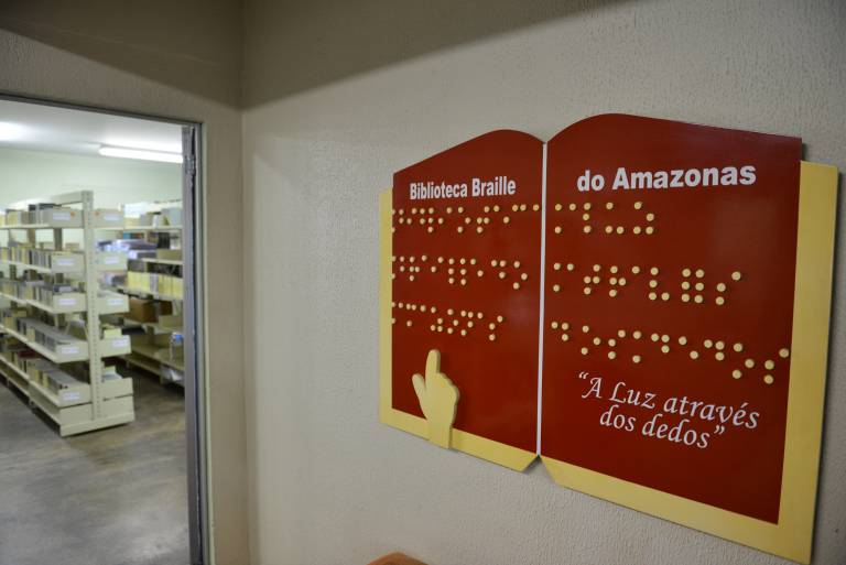 Biblioteca braille do Amazonas possui terceiro maior acervo do país
