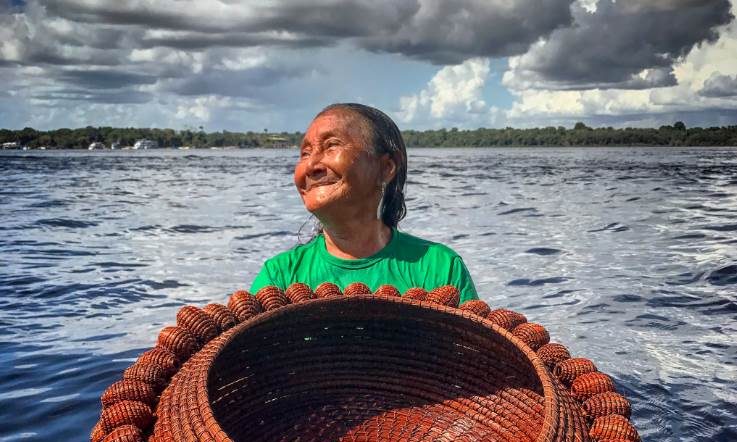 Exposição fotográfica “Mundo Indígena” homenageia Dia do Índio, em shopping de Manaus