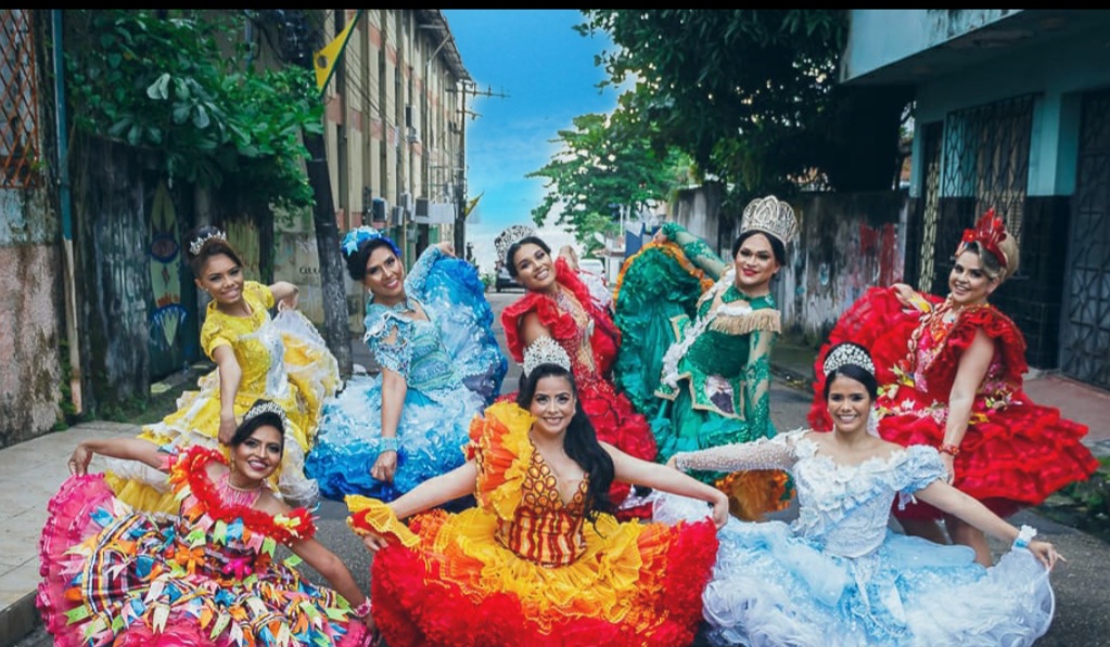 Em Manaus, companhia de dança realiza aulas voltadas para rainhas, princesas e damas juninas