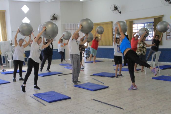Projeto promove atividade física gratuita e online para idosos em todo o Brasil
