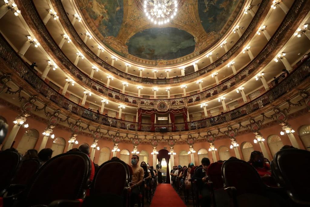 Concerto da Ovam marca volta de espetáculos com público no Teatro Amazonas