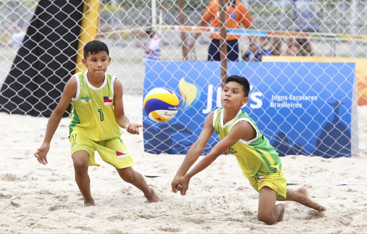 Dupla amazonense no vôlei de praia garante vitória na estreia nos JEBs