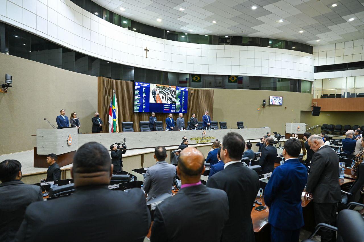 Câmara Municipal de Manaus homenageia Amazonino Mendes