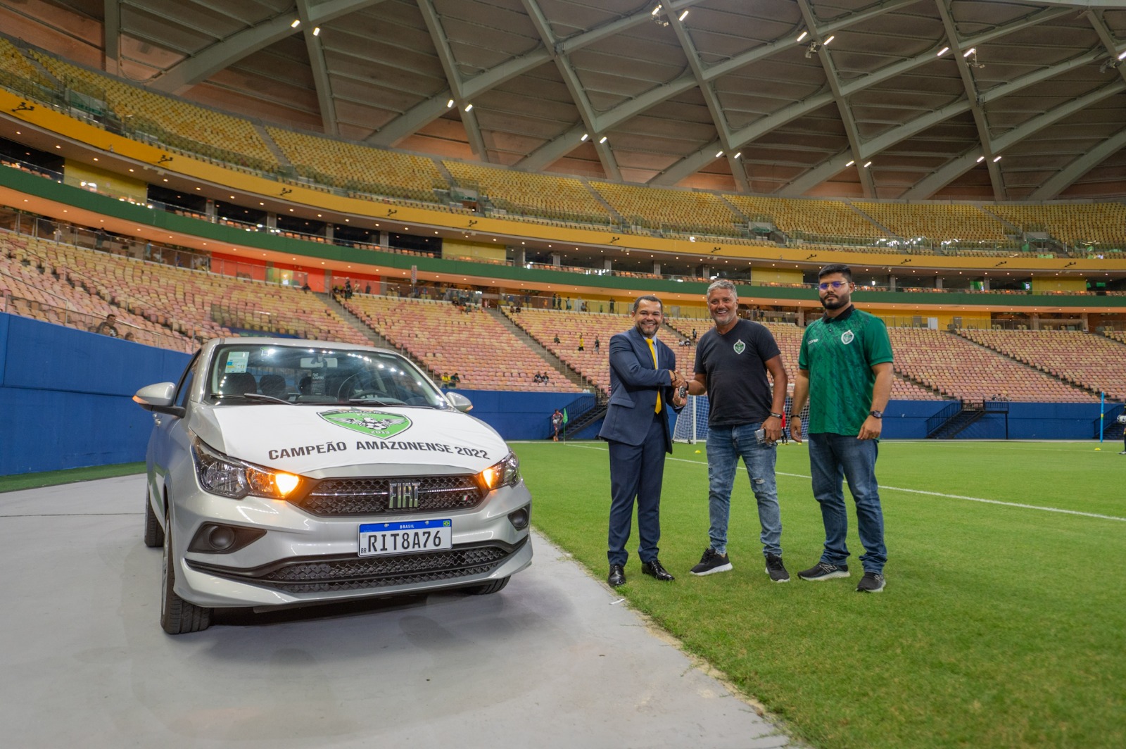 Pelo título de 2022, FAF entrega carro para o Manaus FC