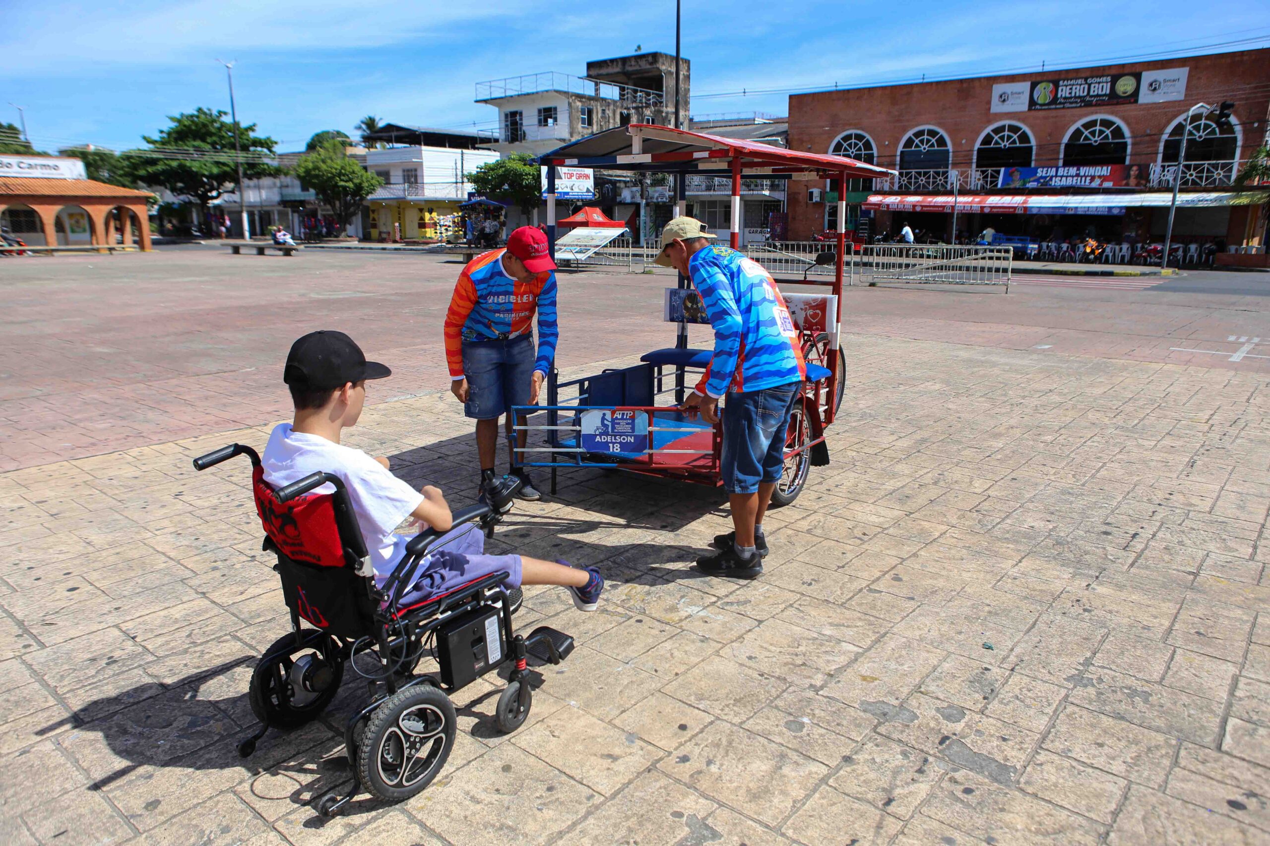 Parintins ganha triciclo adaptado para pessoas com mobilidade reduzida